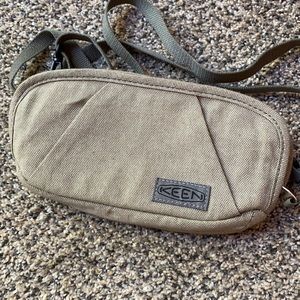 Keen Hazel Wallet Wristlet